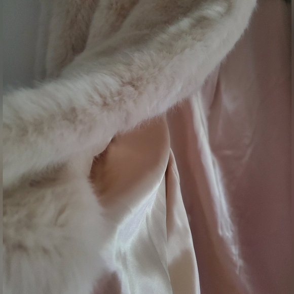 ASOS Faux Fur Cream Coat Size 12 - Picture 3 of 4